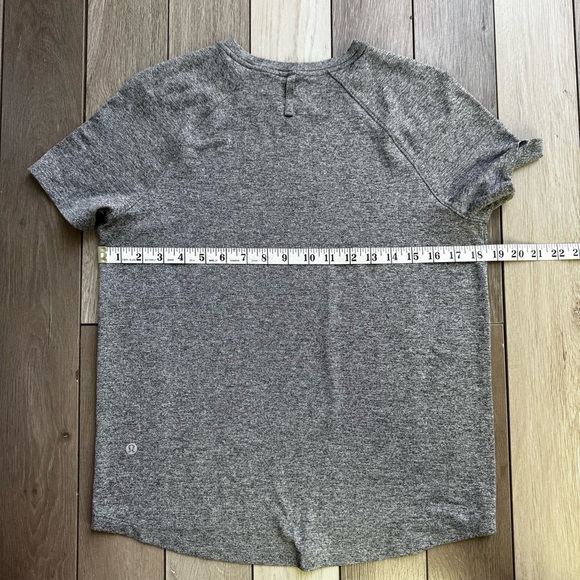 Lululemon Athletica License To Train Women’s Classic-Fit T-Shirt | Size: 12 | - Picture 6 of 7